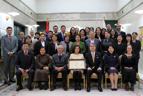 Дуурийн дуучин Окүяма Юмид Японы Гадаад хэргийн сайдын өргөмжлөл гардуулах ёслолын арга хэмжээ боллоо